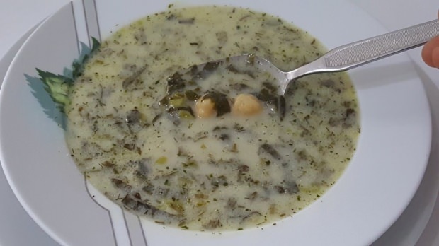 Hogyan lehet elkészíteni a legkönnyebb toyga levest? Mi van a toyga levesben?