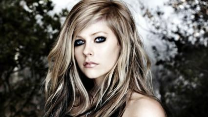 Lenyűgöző nyilatkozat Avril Lavigne-tól: boldog akarok lenni!