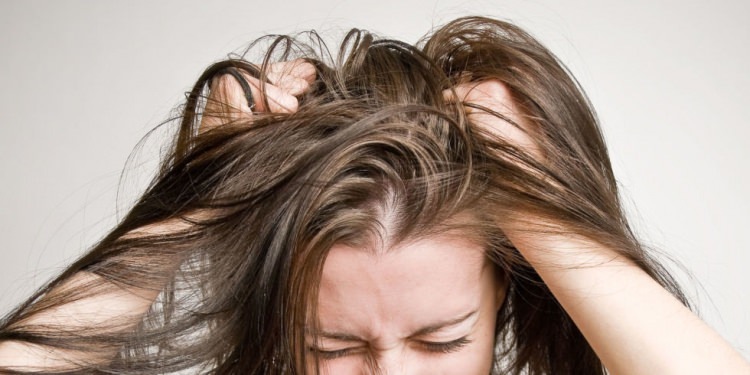 Hogyan tisztítsuk meg a tetveket a hajból?