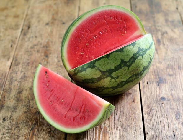 Milyen előnyei vannak a görögdinnyenek? Lehet enni a görögdinnye vetőmagja? Mit csinál a görögdinnye juice?