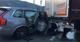 Járműve kamionnal ütközött: Tan Taşçı közlekedési balesetet szenvedett