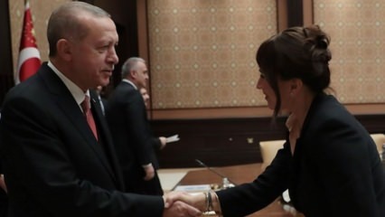 Részvételi telefon Erdoğan elnök és Demet Akbağ között