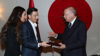 Meghatározták Mesut Özil és Amine Gülşe esküvői helyét