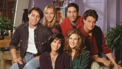 A Friends sorozat színészei a Courteney Coxért jöttek össze!