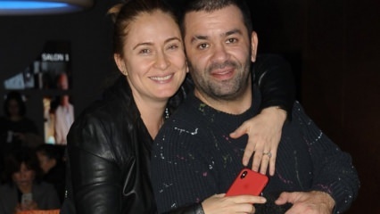 Támogatás Ceyda Düvenci és felesége, Cem Yılmaz számára