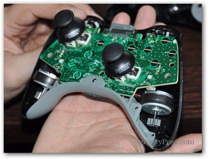 Cserélje ki az Xbox 360 vezérlő analóg miniatűrjeit az új botokra