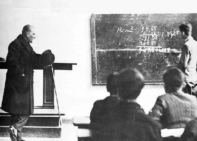 Mustafa Kemal Atatürk vezető tanár