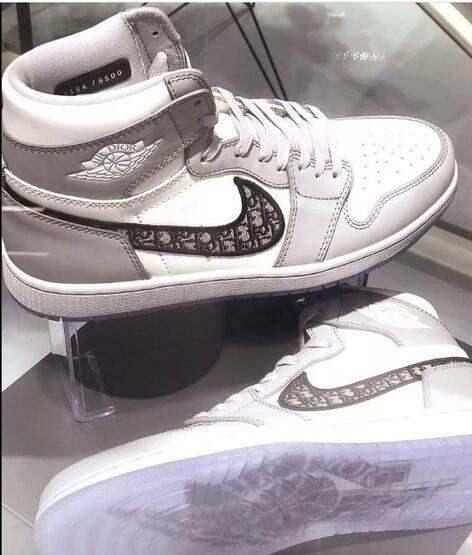 Dior x Air Jordan 1 cipő