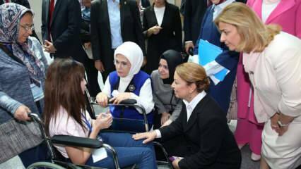 Erdoğan first lady „A fogyatékossággal élő személyek nemzetközi napja” megosztása!