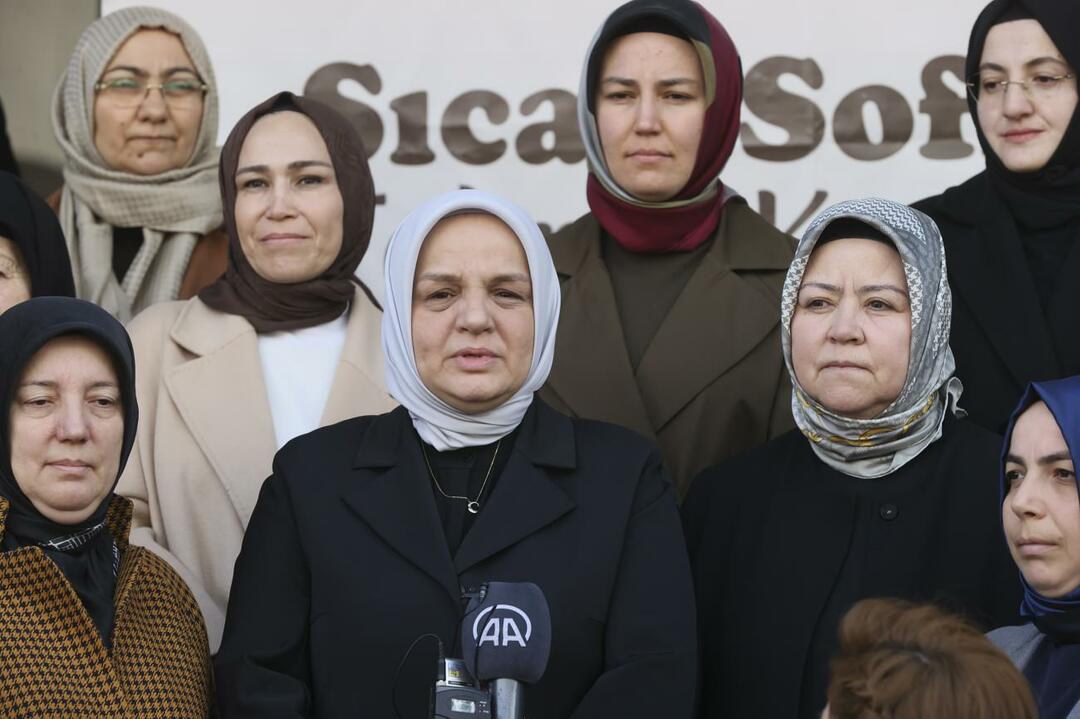 Ayşe Kesir, az AK Party női részlegének vezetője