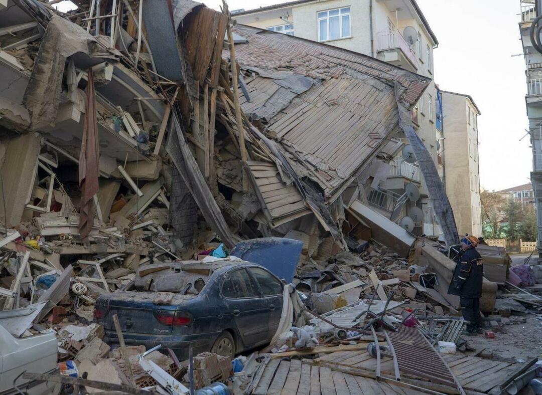 A földrengésben megsemmisült épület