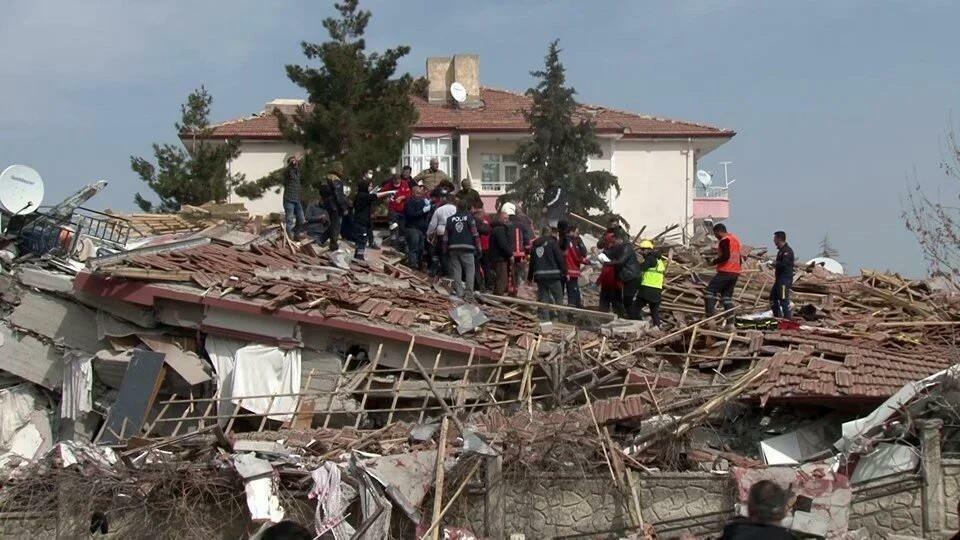 Emine Erdoğan jókívánságait fejezte ki a malatyai földrengés által érintett polgároknak