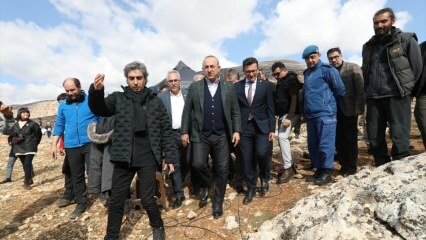 Mevlüt Çavuşoğlu meglátogatta a rohamosorozatok sorozatát