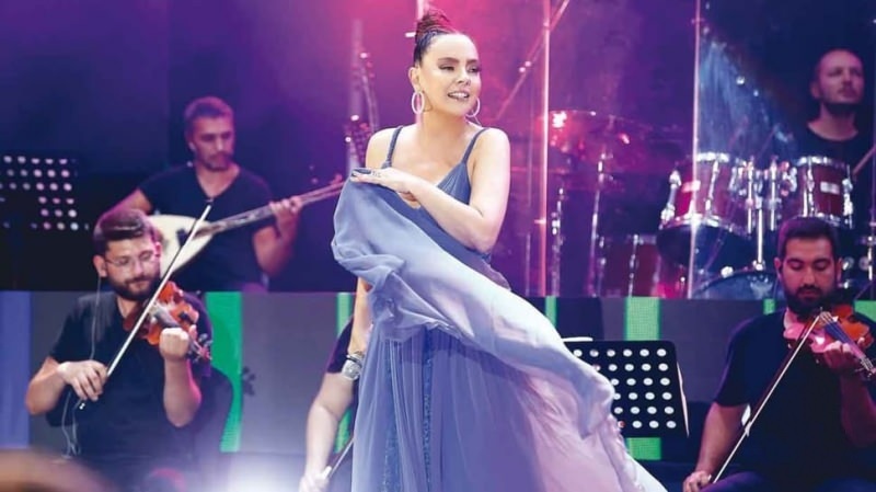 Ebru Gündeş Áldozati Fesztivál koncert 