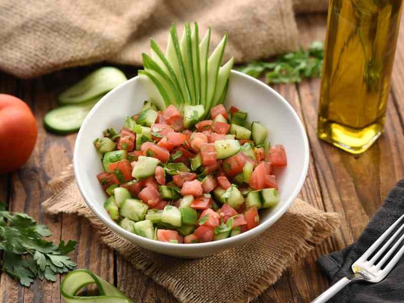 Hogyan készítsünk pásztor salátát? Diétásjuhász saláta recept