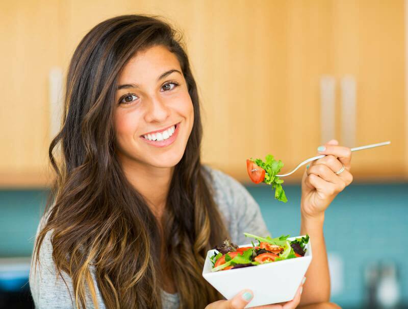 Könnyű és finom diétás saláta recept: Hogyan készíthetem a Pásztor salátáját? Pásztor saláta kalóriát