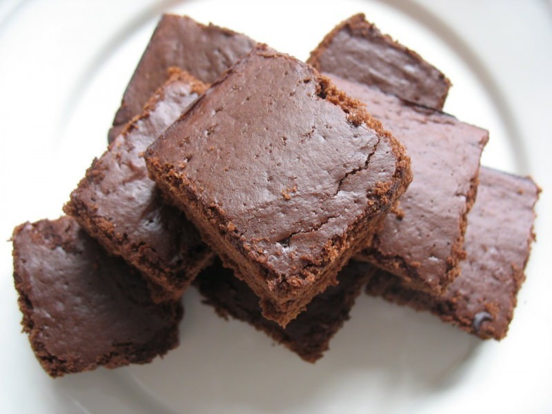 Hogyan lehet elkészíteni a legegyszerűbb brownie tortát? Tippek brownie torta készítéséhez