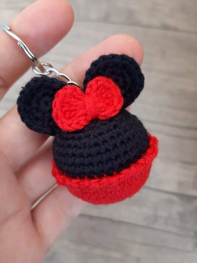 Hogyan készítsünk Amigurumi Mickey Mouse kulcstartókat? Mickey minnie részletes kulcstartó készítés