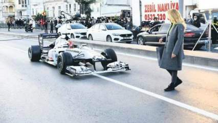 A Burcu Esmersoy felülmúlja az F1-es autót