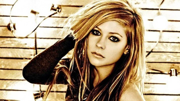 Avril Lavigne néma gyilkos betegségben szenvedett!