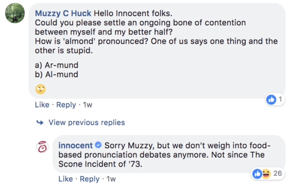 Példa arra, hogy Innocent válaszol egy Facebook-bejegyzés kommentkérdésére.