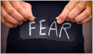 Szembesülni a félelmeiddel, hogy önmagad marketingje révén működj.