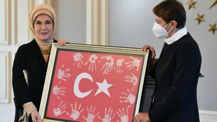 Erdoğan first lady találkozott tanárokkal!