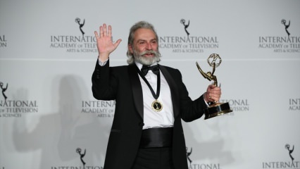  Az Emmy díjnyertes színész, Haluk Bilginer továbbra is büszke! 