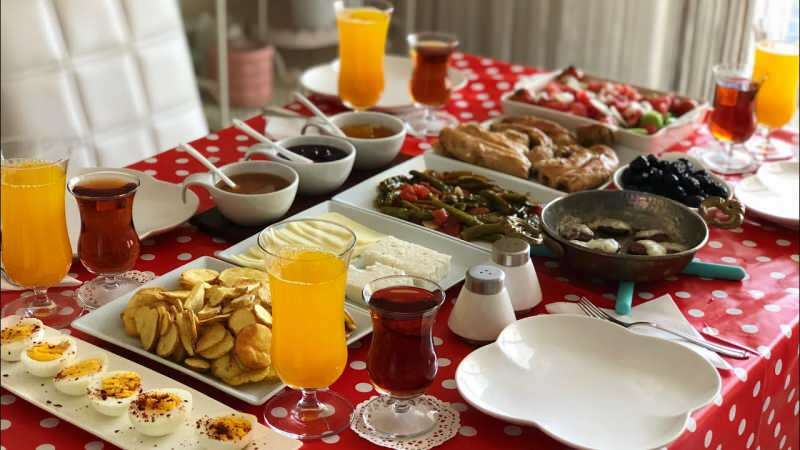 Mit kell tenni a ramadán után? Reggelizni kell ünnepi reggelen
