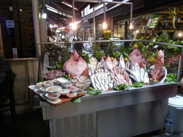 Friss és gazdaságos hal értékesítési pontjai Isztambulban