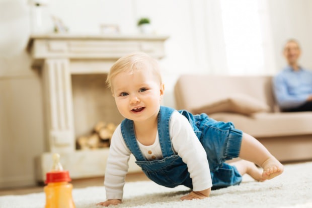 Mennyire könnyű elvégezni a csecsemőket? Miért járnak a csecsemők későn? A csecsemők séta jelei