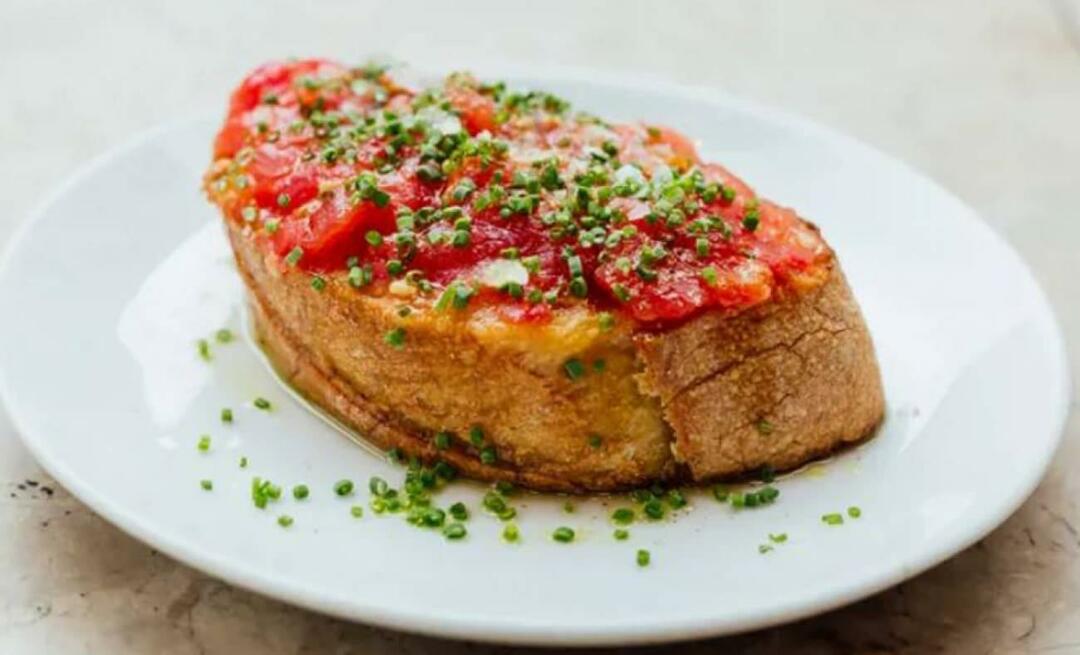 A spanyol konyha elmaradhatatlan receptje! Hogyan készítsünk pan con tomatet? Paradicsomos kenyér recept