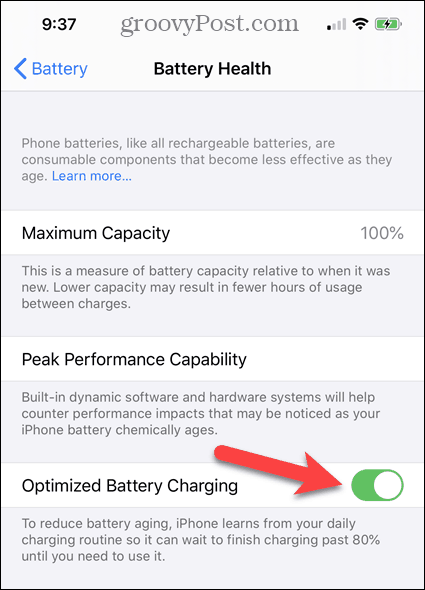Engedélyezze vagy tiltja az optimalizált akkumulátor töltést az iPhone akkumulátor állapotának képernyőjén