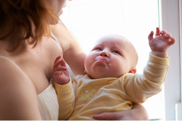 Mi az emlő kilökődés? Miért nem akarnak a csecsemők szopni?