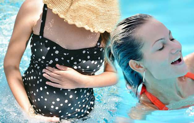 Az úszás előnyei a terhesség alatt! Be lehet lépni a medencébe terhesség alatt?