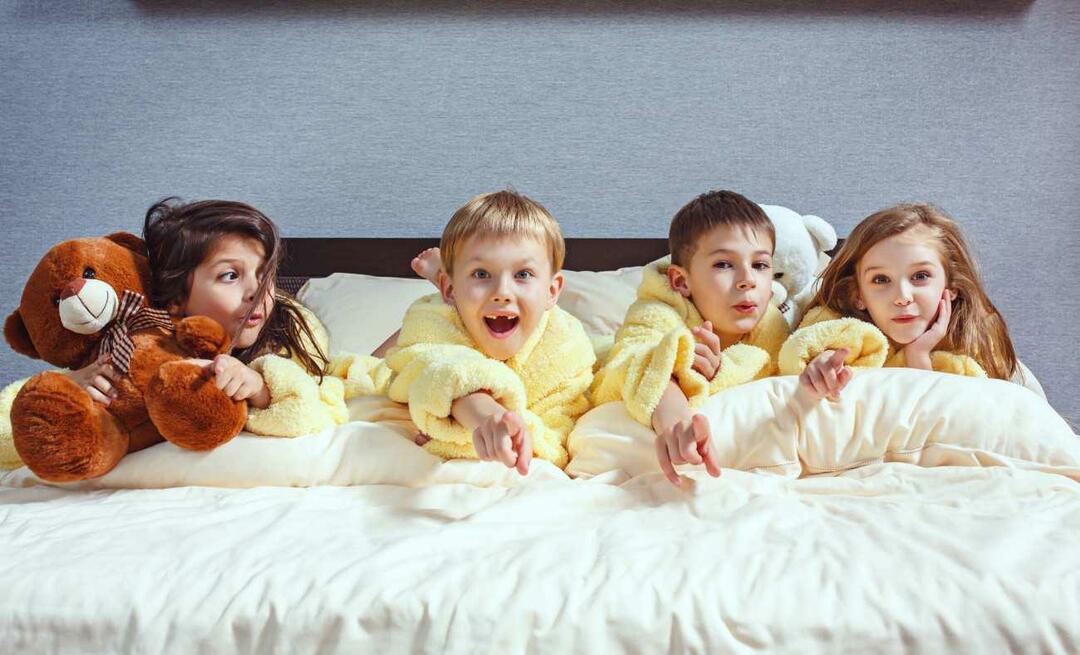 Megengedjük-e azt a gyereket, aki a barátjával akar aludni? Milyen hozzáállást kell megjeleníteni?