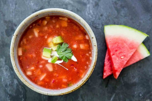 Hogyan készítsünk finom görögdinnye levest?