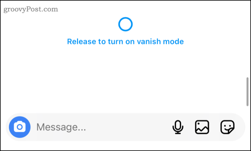 Csúsztassa felfelé az ujját a Csevegésben, hogy engedélyezze az Eltűnés módot az Instagramon