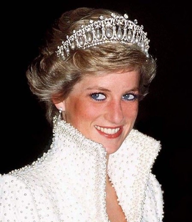 Kate Middleton Diana hercegnő koronáját viseli