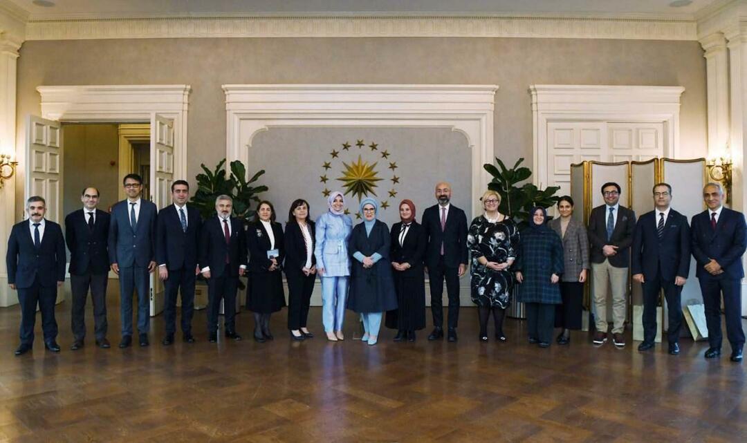 Emine Erdoğan találkozott az Afrikai Kultúrház újonnan kinevezett elnökségi tagjaival