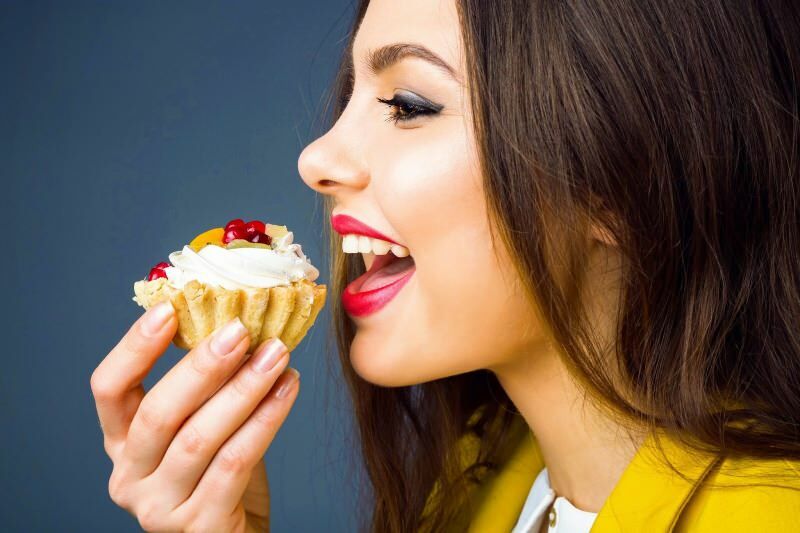 Az édes étel növeli a súlyt? Enni desszert az étrendben?