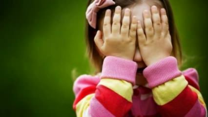 Hogyan lehet kezelni a félénk gyermekeket?