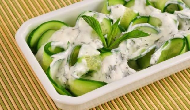 Joghurt saláta recept