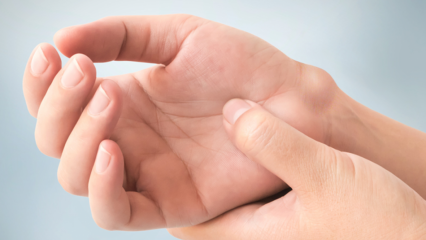 Vannak ciszta (Ganglion) tünetei a kezedben? Mi a kézciszta kezelési módszere?