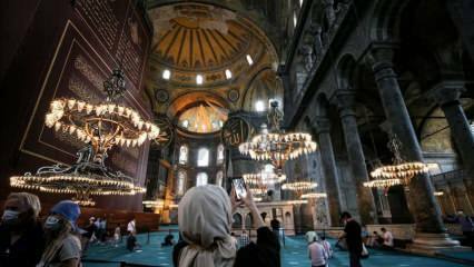 Ramadán öröme 87 év után a Hagia Sophia-i Kebir mecsetben Şerifi
