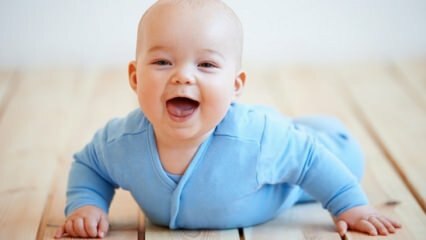 Hogyan történik a baba gyakorlatok? Izmok erősítő gyakorlatok csecsemők számára