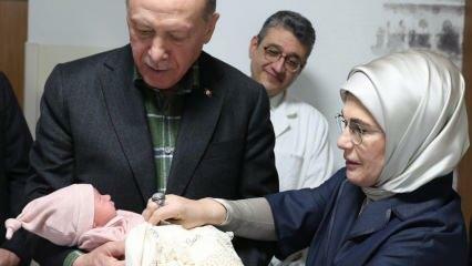 Erdoğan elnök és felesége, Emine Erdoğan meglátogatta a földrengés áldozatait