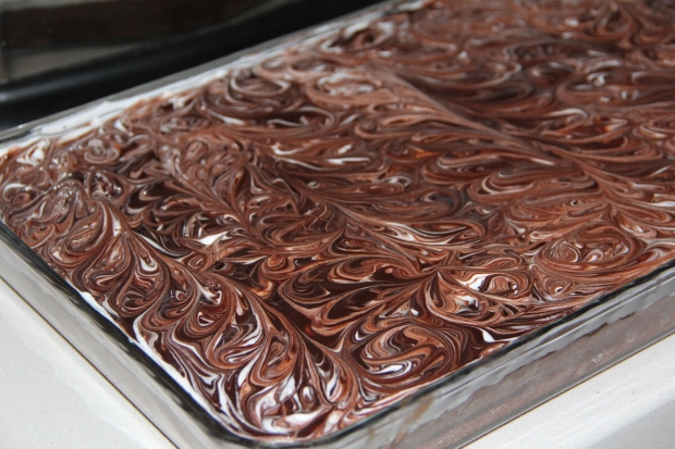 Hogyan készítsünk a legkönnyebben síró tortát? Sírás torta recept finom csokoládé öntettel
