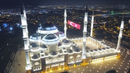 A végső előkészületek befejeződtek a Çamlıca mecsetben! Az első adhánt csütörtökön fogják olvasni