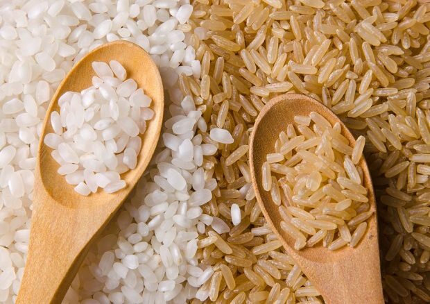 barna rizs, fehér rizzsel